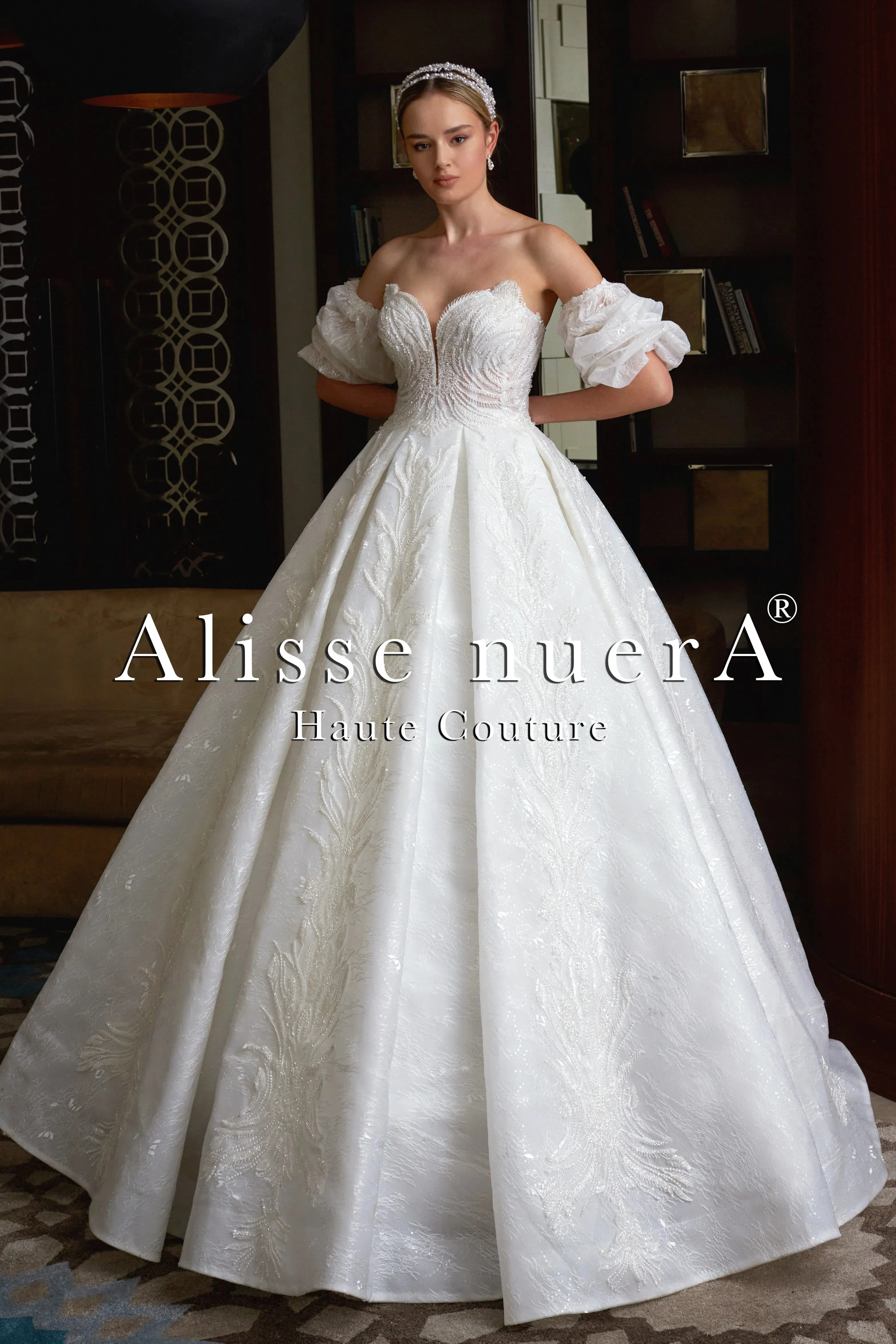 Portable Balloon Sleeve A-Line Lace Wedding Dress Model