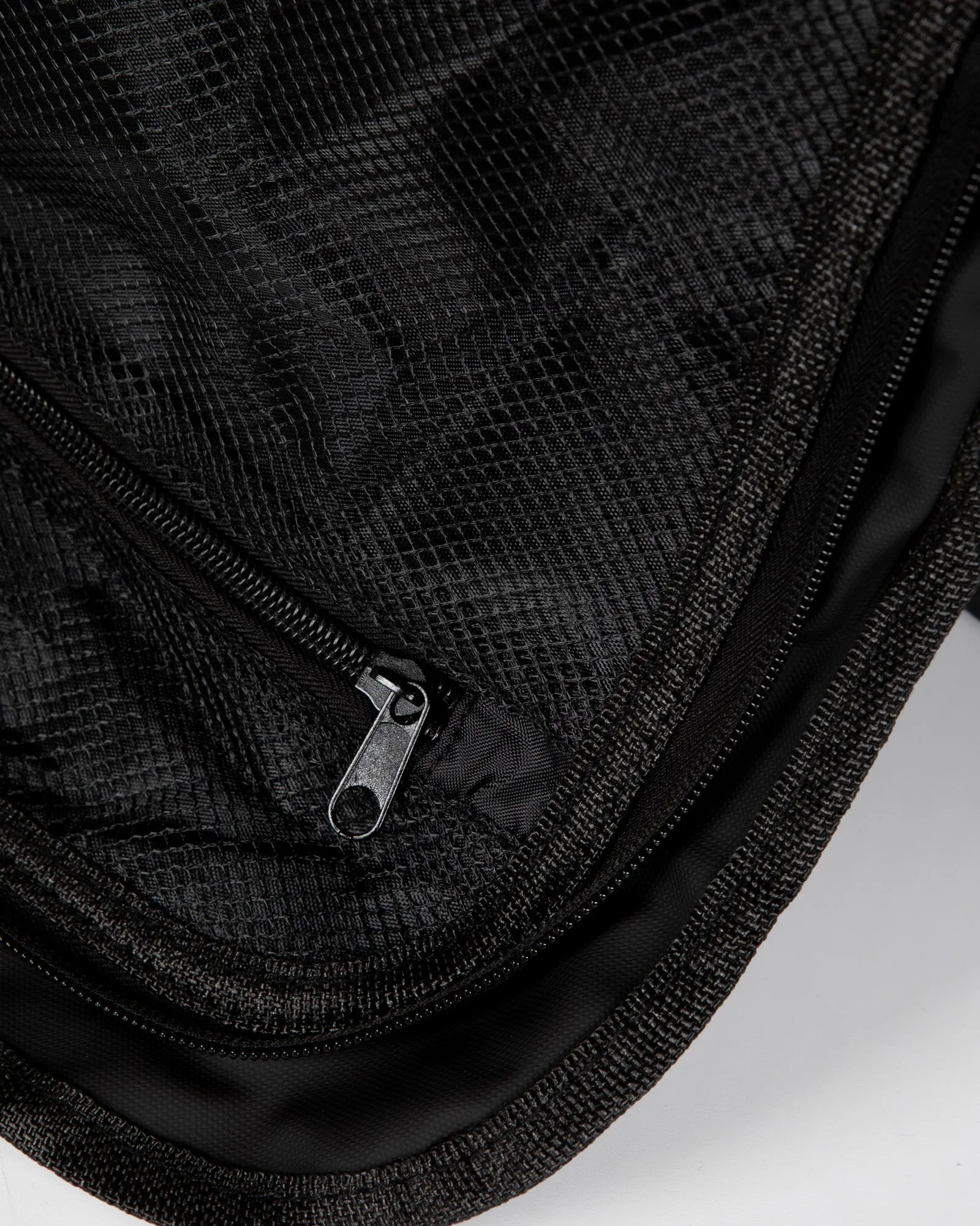 UNIT Getaway Medium Duffle Bag 58L
